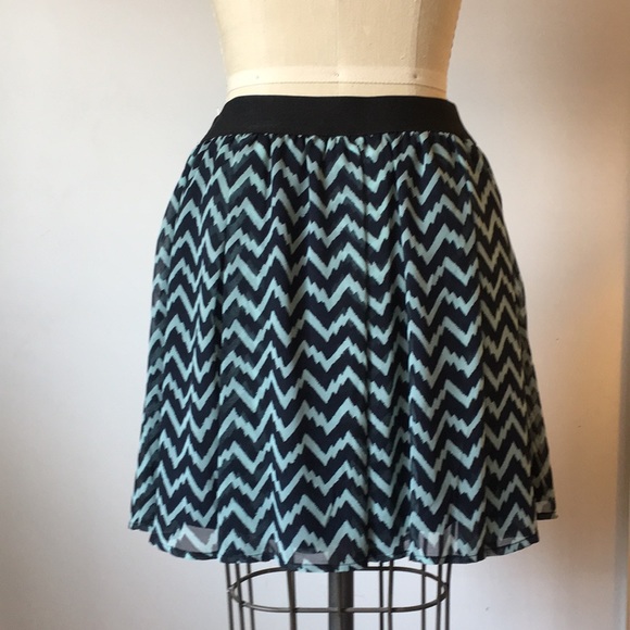Skirt - Picture 3 of 5